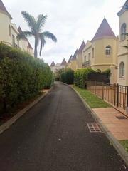 Duplex à La Quinta. Se vende mágnifico dúplex en urbanización la quinta