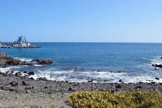 Edifici a El Fraile. Parcela con edificación en venta en el fraile, arona