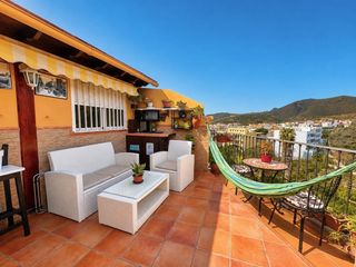 Zweistöckige Wohnung in Valle San Lorenzo. Luminoso dúplex de 130 m con terraza privada y garaje en valle s