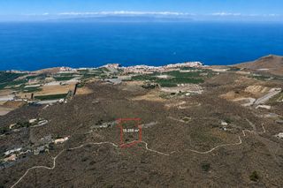 Terreny residencial a Alcalá. Venta de suelo agrícola en guía de isora 10.250m2 a solo 370 met