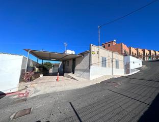 Casa a Vilaflor. Casa terrera de 215 m2 y 600 m2 de terreno rústico en la escalon
