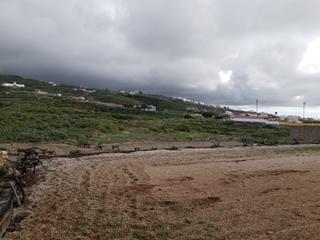 Terreny residencial a Tamaide - El Roque. Finca rústica con cuarto de apero y tanque muy bien situada, en