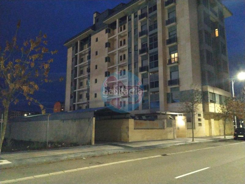 Foto 2afcf66e-b972-4afb-8deb-d28152ea4441. Autoparkplatz in La Lastra León