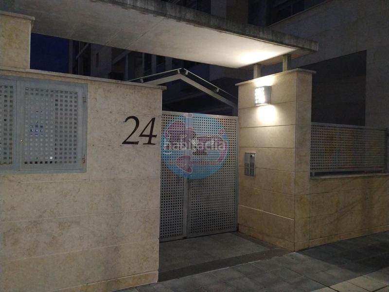 Foto ba38ace5-c00e-47b7-8f73-af8df8895971. Autoparkplatz in La Lastra León