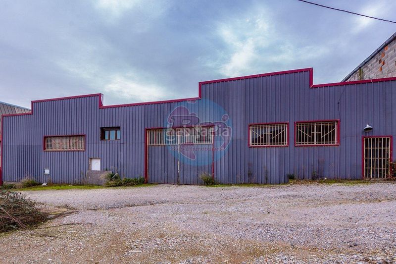 Foto 9e288260-b462-4ebb-b7f5-86b8376ebce7. Nau industrial a Zona Alta Ponferrada