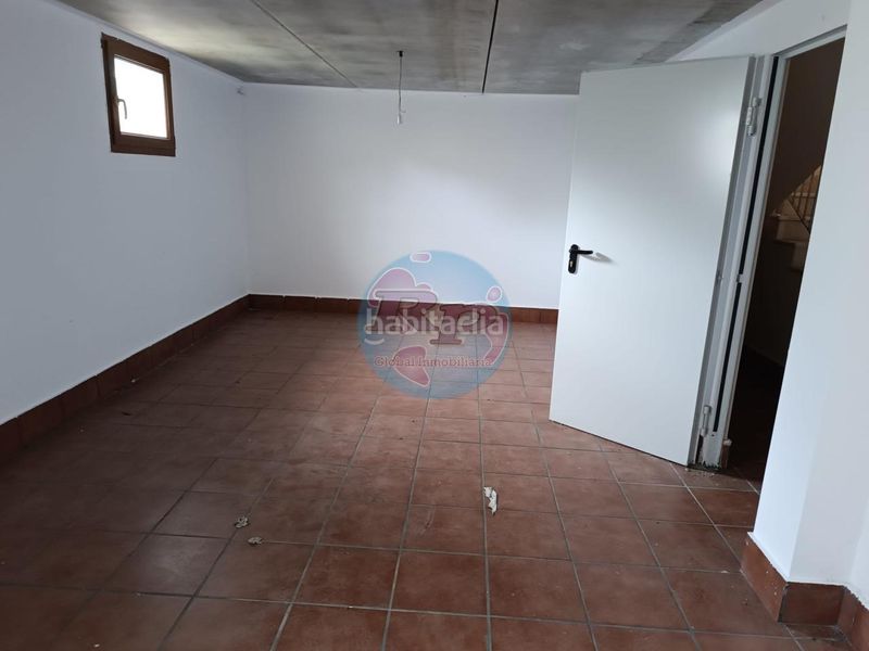 Foto 137a4030-47b2-41f2-ba53-e79f83879653. Xalet amb calefacció aparcament a Sariegos