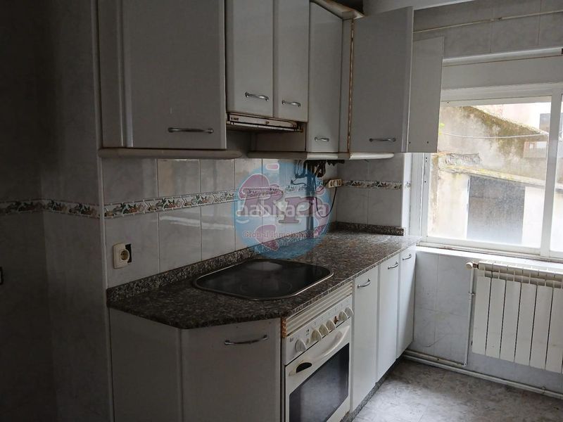 Foto 684b6d1e-17d0-40cc-aafb-d87ef615918c. Flat with heating in Bembibre