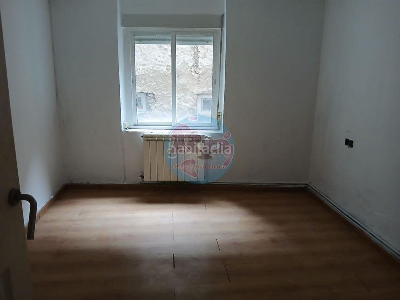 Foto 8ab07c65-c33f-46a8-8152-aeaa5be17536. Flat with heating in Bembibre