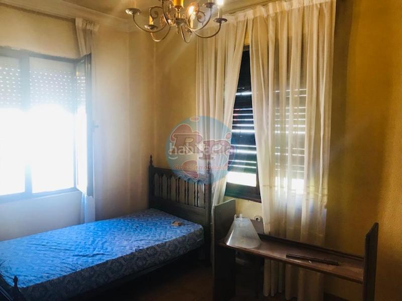 Foto 969b8c61-c1ae-44ed-b68b-389054cf7b2f. Chalet en Casco Antiguo León