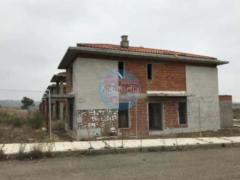Foto ce39053c-0170-46ff-8680-f1382797df00. Casa adossada amb calefacció a Valdefresno