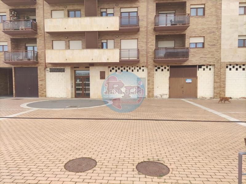 Foto f3eea2e7-4374-4500-94d7-31f17d19addc. Locale commerciale in La Lastra León