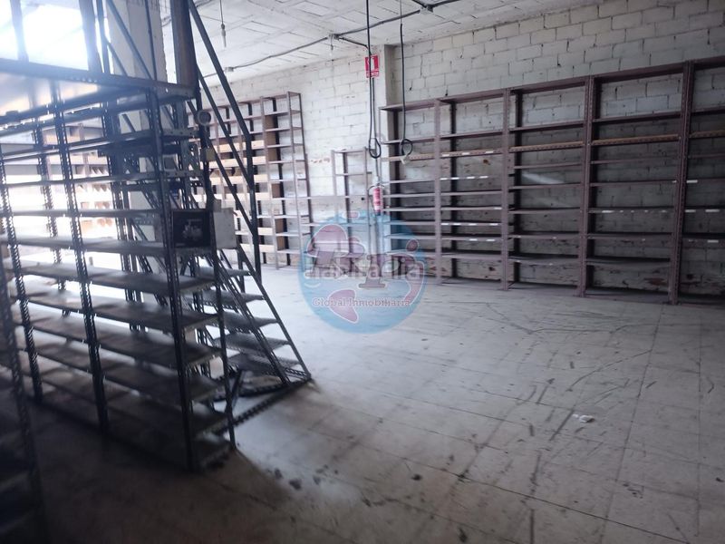 Foto 90f7f60b-f932-4c63-8707-2a14d524f06a. Local comercial a Armunia León