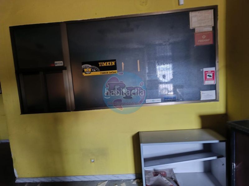 Foto ec47fc55-756f-4936-b2b4-ab90e59e0a92. Local comercial a Armunia León