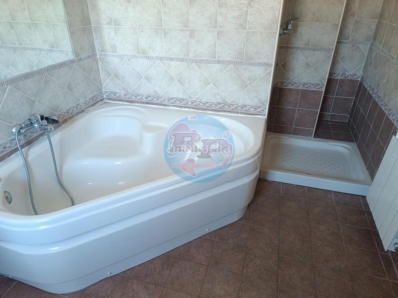 Foto 2d936d55-30ae-4a04-ba4b-7ab1ba1f1e47. Xalet amb calefacció aparcament a Sariegos