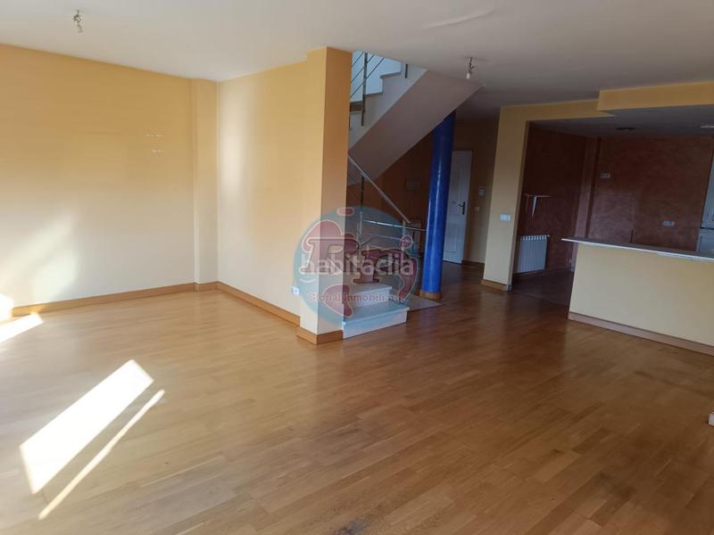 Foto 32ce3cbe-1bd5-4988-b9a4-a11d66d507d8. Xalet amb calefacció aparcament a Sariegos