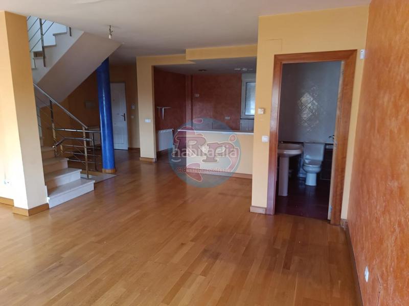 Foto 7ddf9cc0-e0e6-4a79-abac-5842c0fbc33c. Xalet amb calefacció aparcament a Sariegos