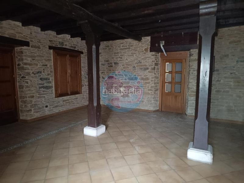 Foto 248e3a8c-bd46-40bd-9123-204d8e97e703. Casale con riscaldamento in Vega de Valcarce