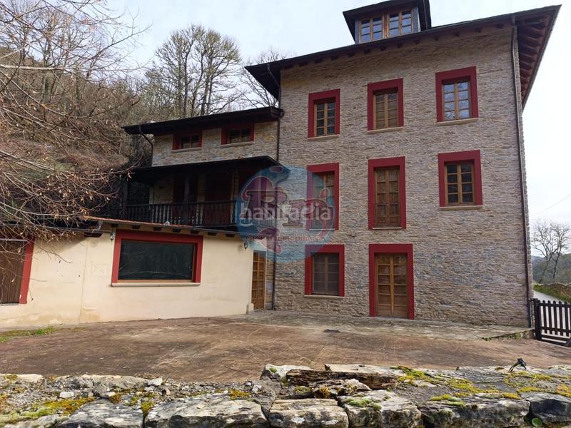 Foto 4597d193-a3ce-49a8-a620-66e31d5e6290. Casale con riscaldamento in Vega de Valcarce