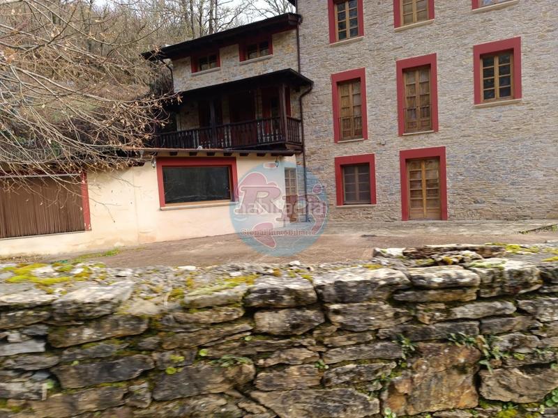 Foto ae1ab901-72d9-4d4c-9926-e08061e268b8. Casale con riscaldamento in Vega de Valcarce