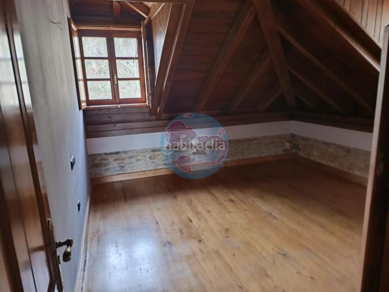 Foto 99952691-db3d-47f9-a228-35e3094a68c6. Masia amb calefacció a Vega de Valcarce