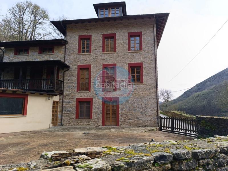 Foto cd2a290e-81c3-42f7-967e-f4d66cf16e6a. Masia amb calefacció a Vega de Valcarce