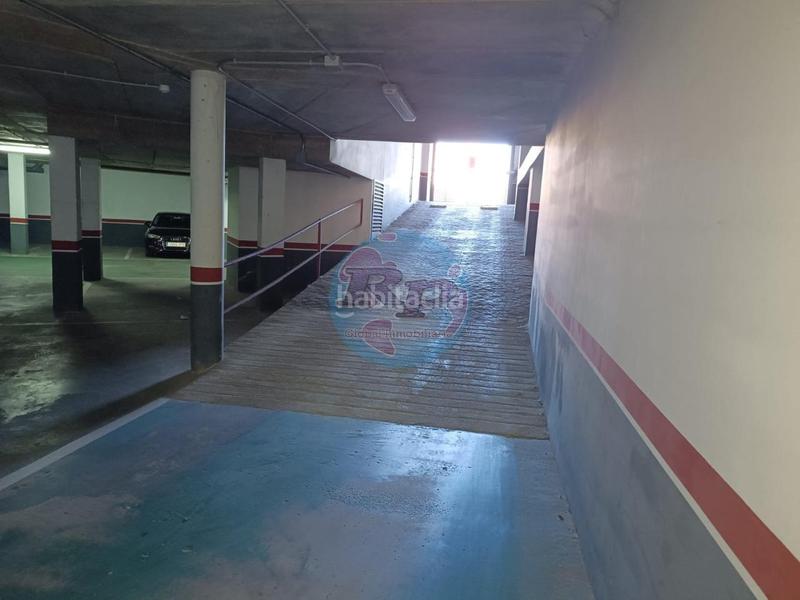 Foto f1bdb348-2bb2-4ece-8462-f8a421ce7c55. Parking coche en Astorga