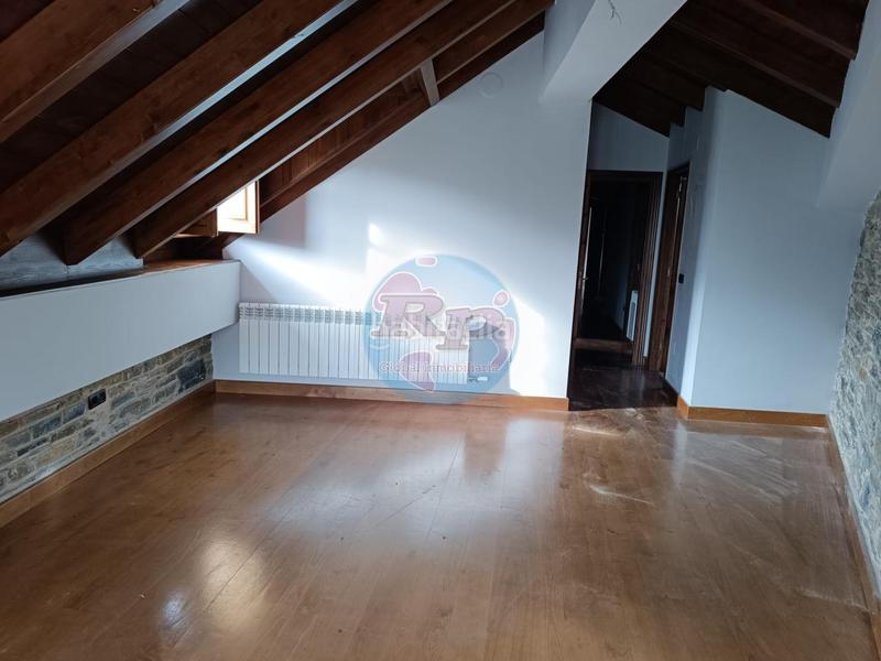 Foto 67170d24-8151-4deb-a4fa-47b14e5fb31f. Casale con riscaldamento in Vega de Valcarce