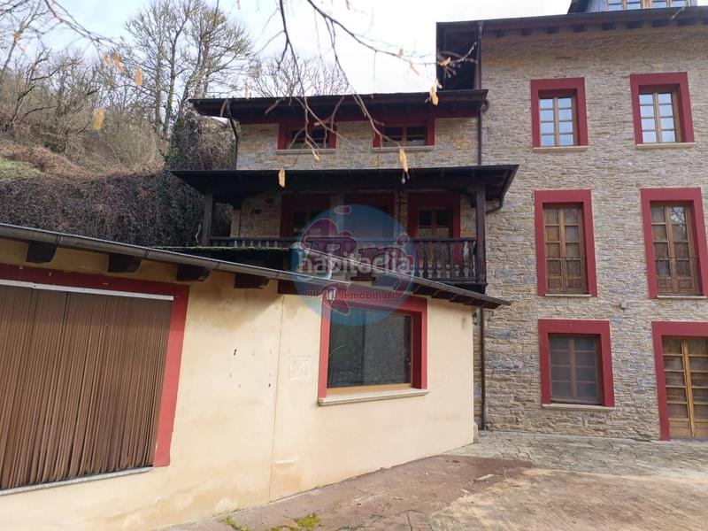 Foto 7dbf3da4-79b3-4cb6-afc2-0b90353f2794. Casale con riscaldamento in Vega de Valcarce