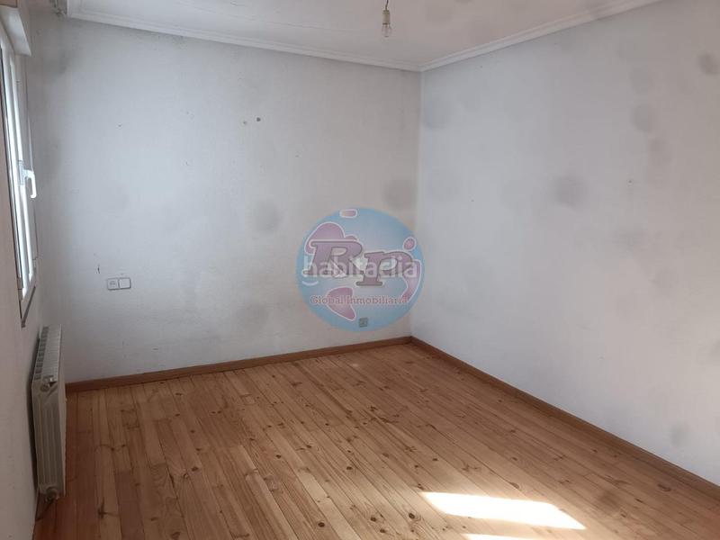 Foto b3dfc988-6f4b-4cad-a4a2-b7e7e3edca73. Piso en San Claudio - La Chantría León