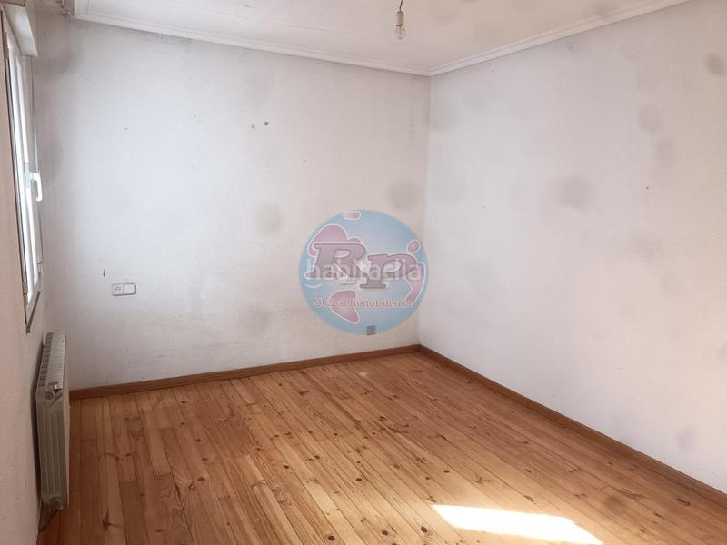 Foto b83dcb15-c471-4180-8c73-0bcc0afffe00. Piso en San Claudio - La Chantría León