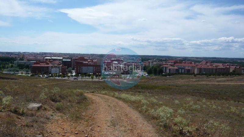 Foto fd935fa5-d76e-438d-a311-ef12e14449a7. Terreny residencial a San Esteban León