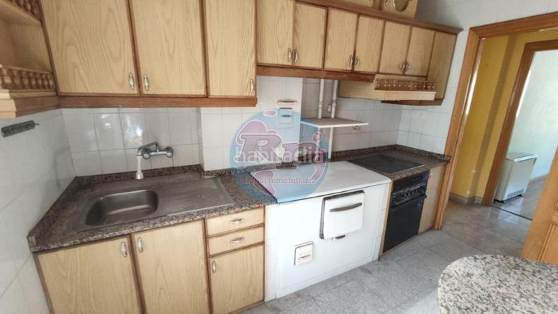 Foto 95afe99d-30ed-43a9-ae6f-273de1b7631c. Etagenwohnung mit heizung in Centro Ponferrada