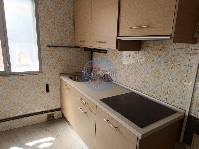 Foto 556788f0-d637-40cd-a4fe-31291e2a5e83. Piso en Flores de Sil - La Placa Ponferrada