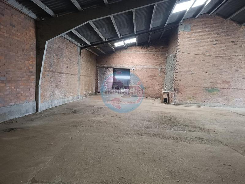 Foto 38439f8e-4763-4984-a75a-fc7e8d6894f2. Nave industrial en Zotes del Páramo