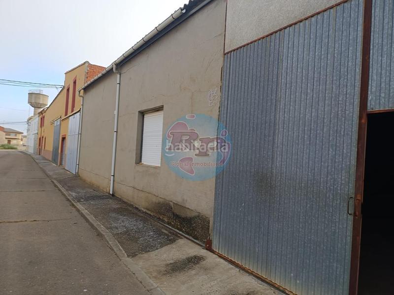 Foto 500dfa24-7064-4a55-9e9a-159cd57dfbf5. Nave industrial en Zotes del Páramo