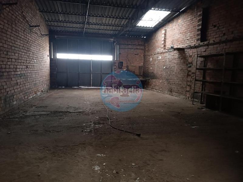 Foto c12d78bc-f1c2-48cd-9293-4b26d9bf5e88. Nave industrial en Zotes del Páramo