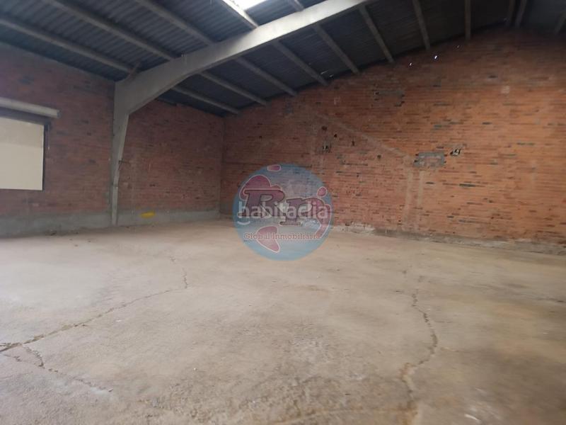 Foto c49ddf5d-6c69-4d42-9faf-2c2092901b6c. Nave industrial en Zotes del Páramo