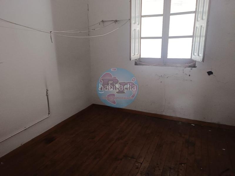 Foto f62fa896-a53f-4e87-8df4-63f8e45f7096. House in Camponaraya