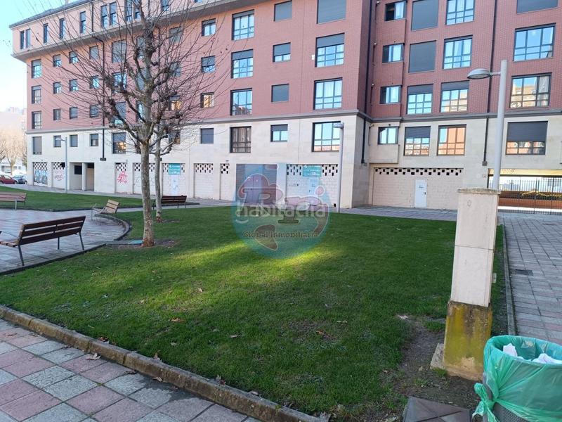 Foto 92008390-3261-4c4d-a9d0-7618b0a34534. Locale commerciale in San Claudio - La Chantría León