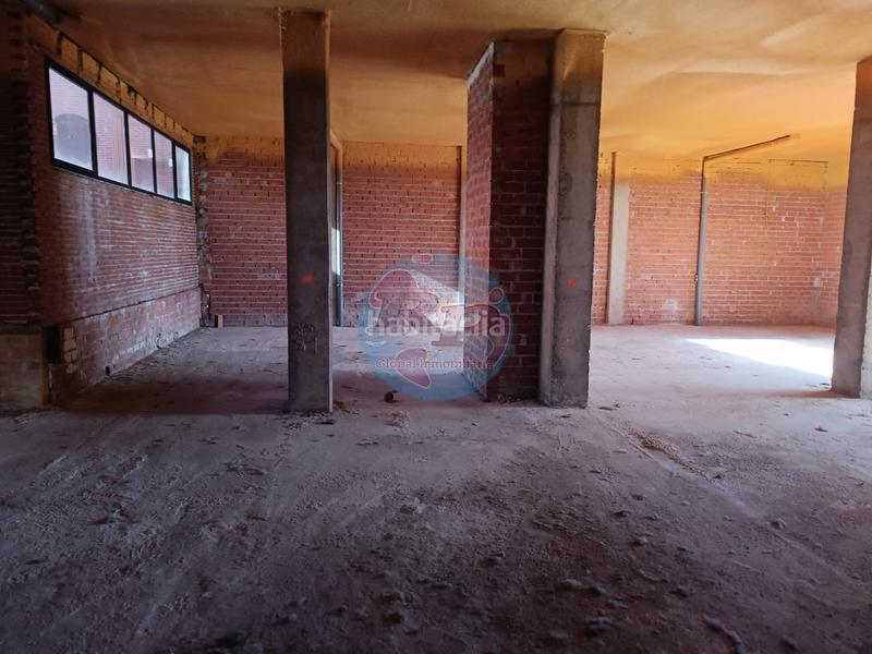 Foto dea0d513-9ad9-42f8-a6d5-aeda2a71231b. Locale commerciale in San Claudio - La Chantría León