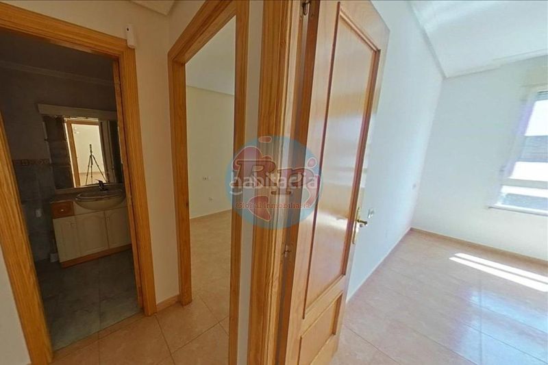 Foto 0cfb1c66-0f04-416a-86a4-4000789c98e3. Apartament amb calefacció aparcament a Bembibre