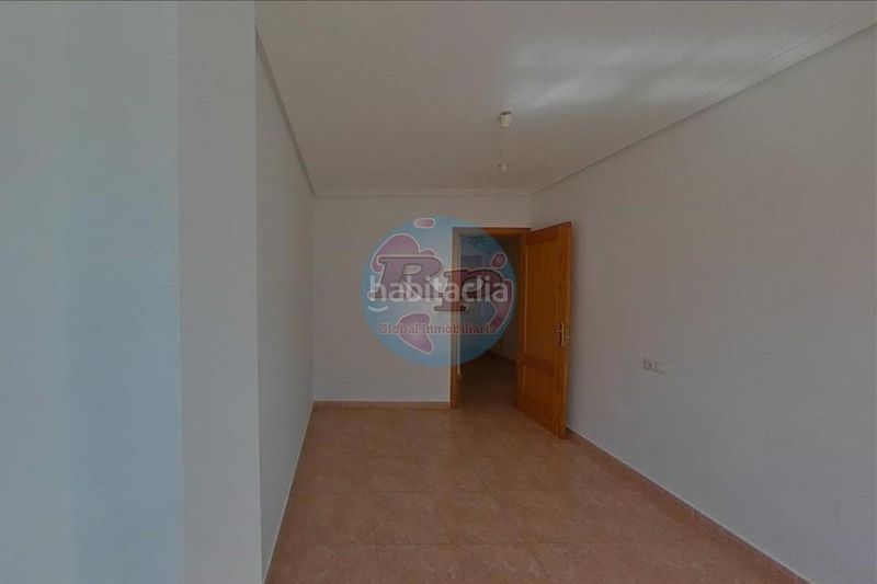 Foto a5c7a910-f5d4-470f-89d7-d4ae4b89cda2. Apartament amb calefacció aparcament a Bembibre