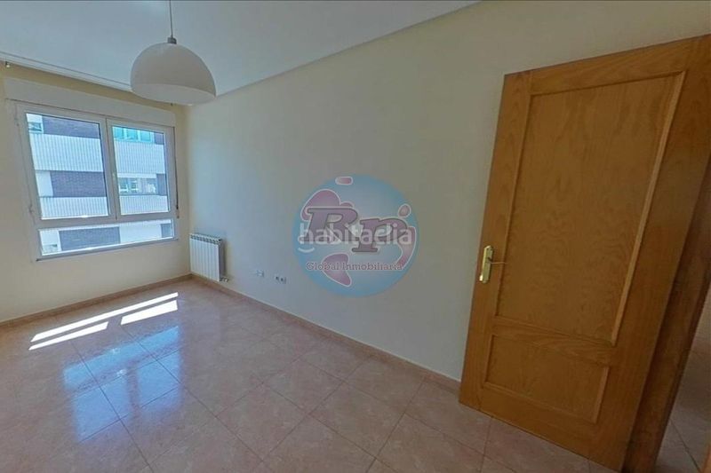 Foto eb9bf88c-782f-469e-a345-43e3a0641dc4. Apartament amb calefacció aparcament a Bembibre