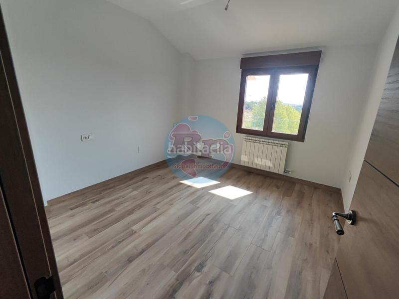 Foto 9f8ae536-49f2-4c06-8599-1a888dd62b20. Casa adosada en las lomas 1 en Valdefresno