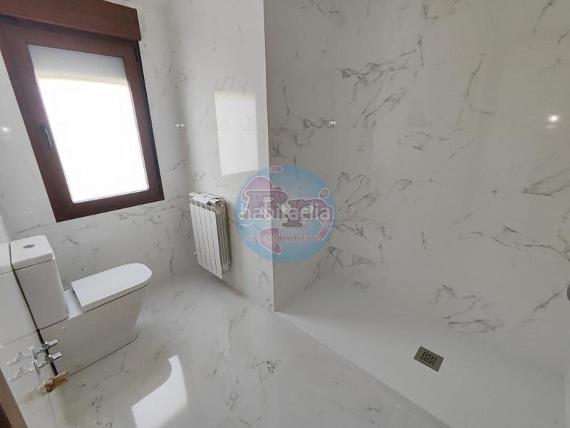 Foto 5e0a0020-585b-425d-a7d8-fd86abab1e84. Casa adossada a las lomas 1 a Valdefresno