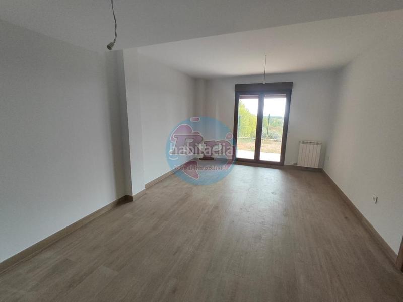 Foto a100b997-ab4f-4060-be68-759fd171b4dd. Casa adossada a las lomas 1 a Valdefresno