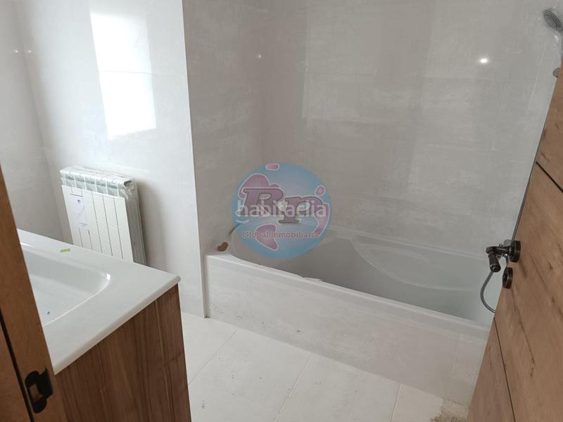 Foto cc0090a8-78fb-4a43-9156-4f30914b33a2. Casa adossada a las lomas 1 a Valdefresno