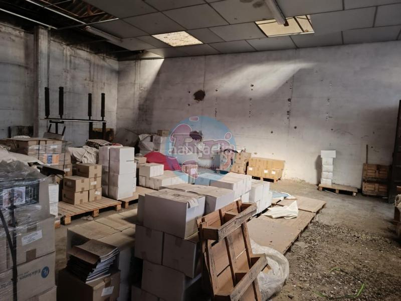 Foto 78a72eec-c2a9-4549-9ca9-8850c9043d51. Bâtiment à usage industriel dans Trobajo del camino