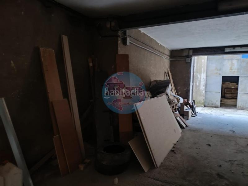 Foto 3ebdb4d5-4a76-4609-bb5f-57931c76d112. Nau industrial a Trobajo del camino