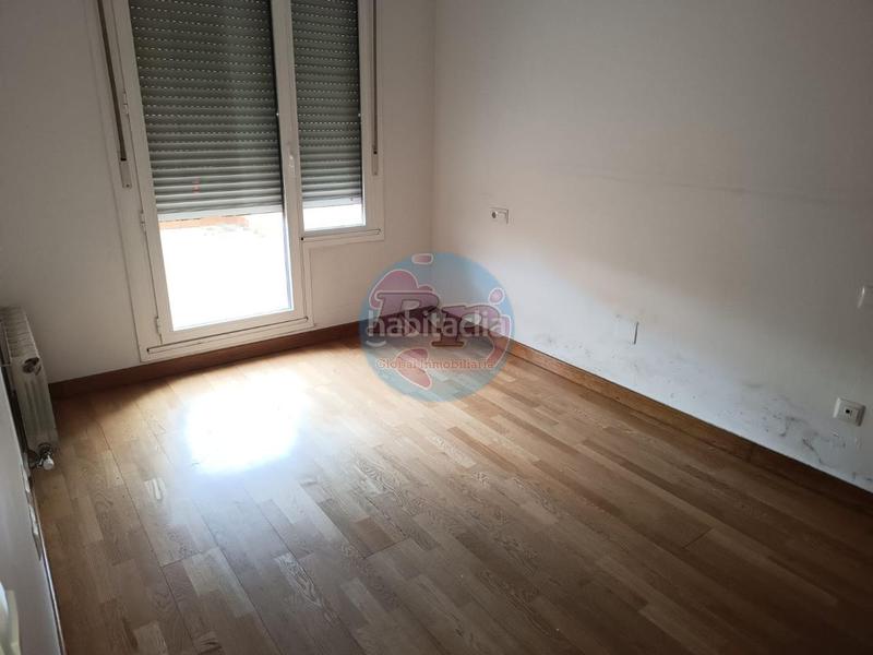 Foto 283cd351-2572-43dd-97a1-7a364e914fb5. Flat with heating parking in Armunia León